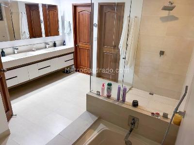 Apartamento de 3 alcobas en venta en Poblado Altos Del Poblado, Medellín, 309 m² · foto 13 de 20