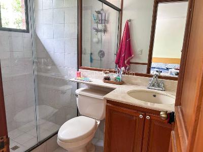 Apartamento de 3 alcobas en venta en Poblado Altos Del Poblado, Medellín, 309 m² · foto 16 de 20