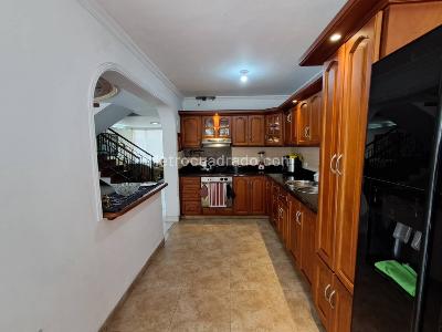 Casa de 3 alcobas en arriendo en Los Colores, Medellín, 320 m² · foto 6 de 20