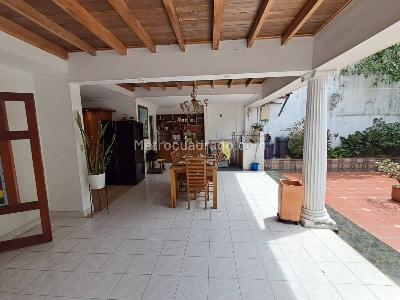 Casa de 3 alcobas en arriendo en Los Colores, Medellín, 320 m² · foto 7 de 20