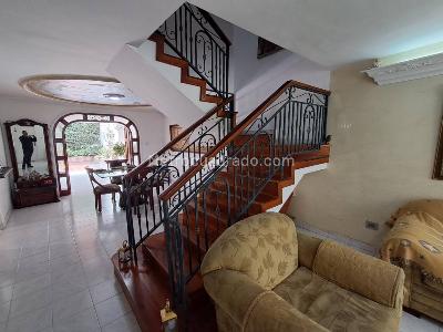 Casa de 3 alcobas en arriendo en Los Colores, Medellín, 320 m² · foto 9 de 20