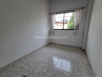 Casa de 3 alcobas en arriendo en Los Colores, Medellín, 320 m² · foto 20 de 20