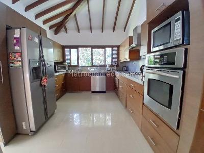 Casa de 3 alcobas en arriendo en Los Balsos, Medellín, 333 m² · foto 12 de 20