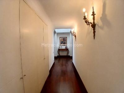 Casa de 3 alcobas en arriendo en Los Balsos, Medellín, 333 m² · foto 17 de 20