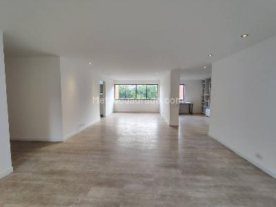 Apartamento de 3 alcobas en venta en Alejandria, Medellín, 191 m² · foto 3 de 20