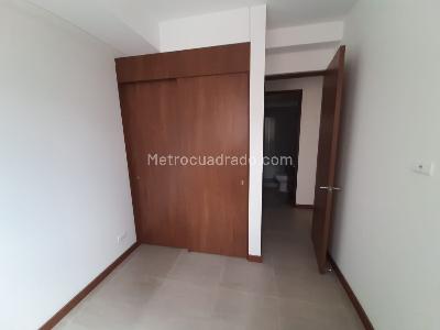 Apartamento de 3 alcobas en venta en San Jose Obrero, Bello, 75 m² · foto 6 de 18