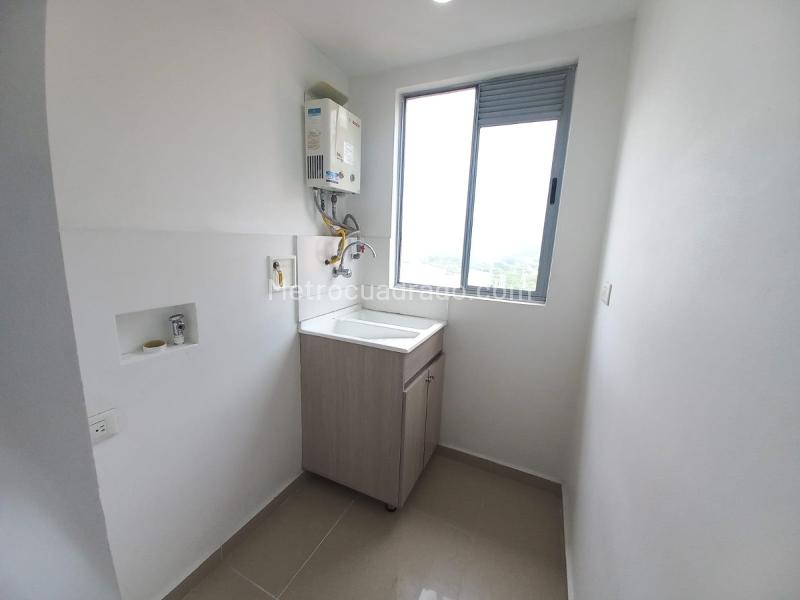 3BR Apartment in Niquia (60 m²) - 4