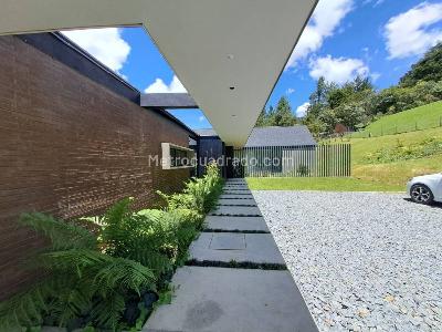 Casa de 3 alcobas en venta en Alto De Palmas, Envigado, 390 m² · foto 3 de 20