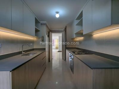 Apartamento en venta en El Tesoro, Medellín · foto 7 de 17