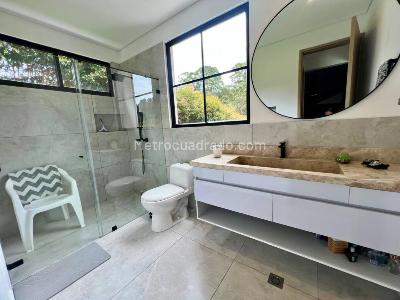 Casa de 3 alcobas en venta en Llano Grande, Rionegro, 236 m² · foto 19 de 20