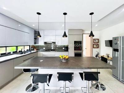 Casa de 3 alcobas en venta en Llano Grande, Rionegro, 236 m² · foto 7 de 20