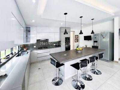Casa de 3 alcobas en venta en Llano Grande, Rionegro, 236 m² · foto 9 de 20