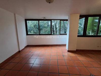 Casa de 5 alcobas en arriendo en Bosques De Zuñiga, Envigado, 280 m² · foto 2 de 20