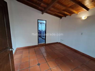 Casa de 5 alcobas en arriendo en Bosques De Zuñiga, Envigado, 280 m² · foto 9 de 20