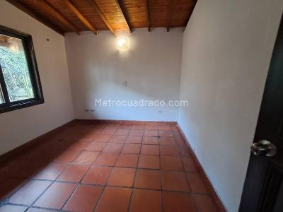 Casa de 5 alcobas en arriendo en Bosques De Zuñiga, Envigado, 280 m² · foto 19 de 20