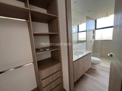 Apartamento de 3 alcobas en venta en Llano Grande, Rionegro, 291 m² · foto 11 de 19