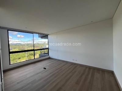 Apartamento de 3 alcobas en venta en Llano Grande, Rionegro, 291 m² · foto 9 de 19