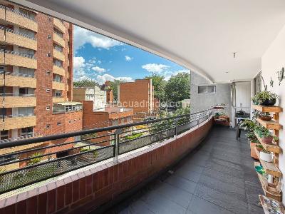 Apartamento de 3 alcobas en venta en Laureles, Medellín, 155 m² · foto 3 de 20