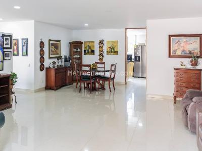 Apartamento de 3 alcobas en venta en Laureles, Medellín, 155 m² · foto 5 de 20