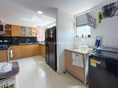 Apartamento de 3 alcobas en venta en Laureles, Medellín, 155 m² · foto 7 de 20