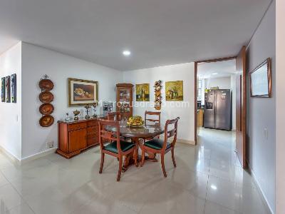 Apartamento de 3 alcobas en venta en Laureles, Medellín, 155 m² · foto 10 de 20