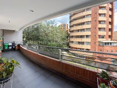 Apartamento de 3 alcobas en venta en Laureles, Medellín, 155 m² · foto 11 de 20