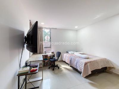 Apartamento de 3 alcobas en venta en Laureles, Medellín, 155 m² · foto 16 de 20