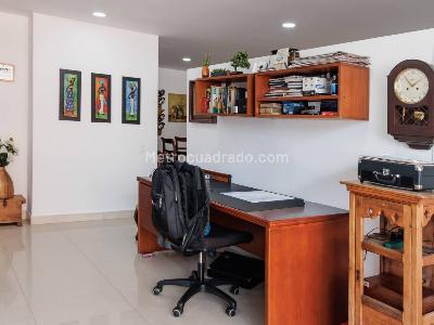 Apartamento de 3 alcobas en venta en Laureles, Medellín, 155 m² · foto 17 de 20