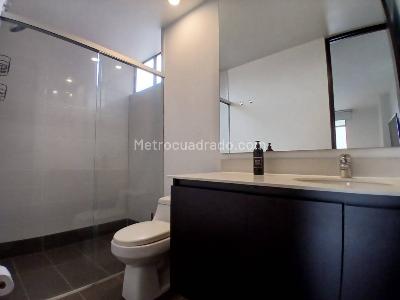 Apartamento de 2 alcobas en arriendo en Castropol, Medellín, 100 m² · foto 10 de 20
