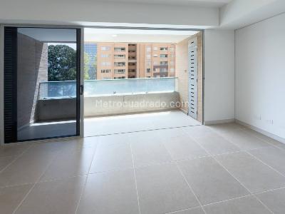 Apartamento en venta en El Poblado, Medellín · foto 2 de 20