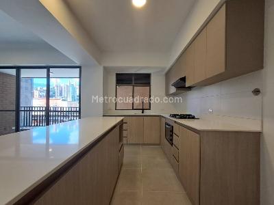 Apartamento de 3 alcobas en arriendo en Ciudad Del Rio, Medellín, 79 m² · foto 4 de 20