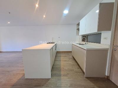 Apartaestudio en arriendo en Loma De Los Gonzalez, Medellín · foto 2 de 17