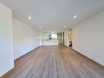 Apartaestudio en arriendo en Loma De Los Gonzalez, Medellín · foto 7 de 17