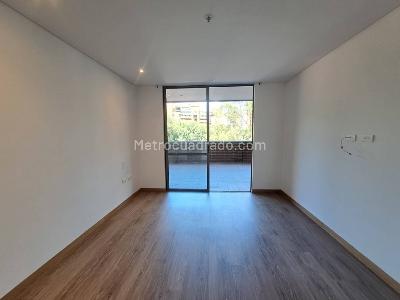 Apartaestudio en arriendo en Loma De Los Gonzalez, Medellín · foto 10 de 17