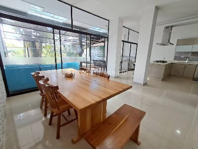 Casa de 4 alcobas en arriendo en El Tesoro, Medellín, 300 m² · foto 4 de 20