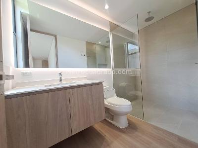 Apartamento de 3 alcobas en arriendo en Llanogrande, Rionegro, 291 m² · foto 16 de 20