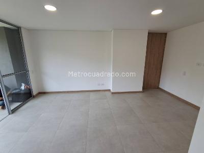Apartamento en arriendo en Loma San Jose, Sabaneta · foto 3 de 20