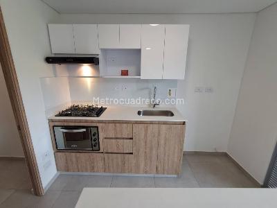 Apartamento en arriendo en Loma San Jose, Sabaneta · foto 5 de 20