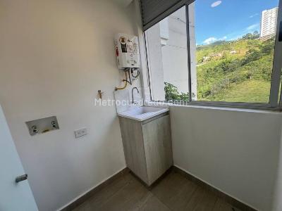 Apartamento en venta en Alto De Las Flores, Sabaneta · foto 8 de 19