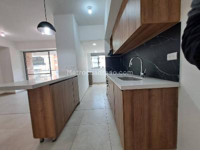 Apartamento de 3 alcobas en venta en San Jose Obrero, Bello, 83 m² · foto 2 de 8