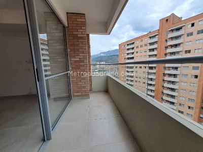 Apartamento de 3 alcobas en venta en San Jose Obrero, Bello, 83 m² · foto 3 de 8
