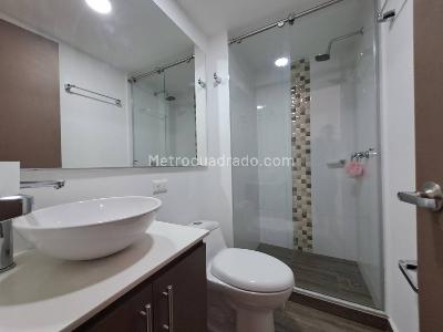 Apartamento de 3 alcobas en venta en San Jose Obrero, Bello, 83 m² · foto 5 de 8
