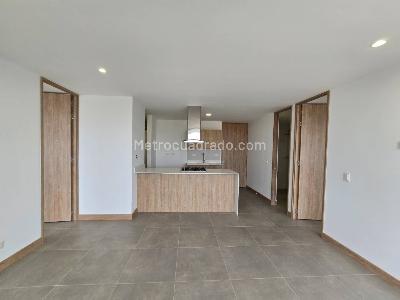 Apartamento de 2 alcobas en venta en San Nicolas, Rionegro, 68 m² · foto 9 de 20
