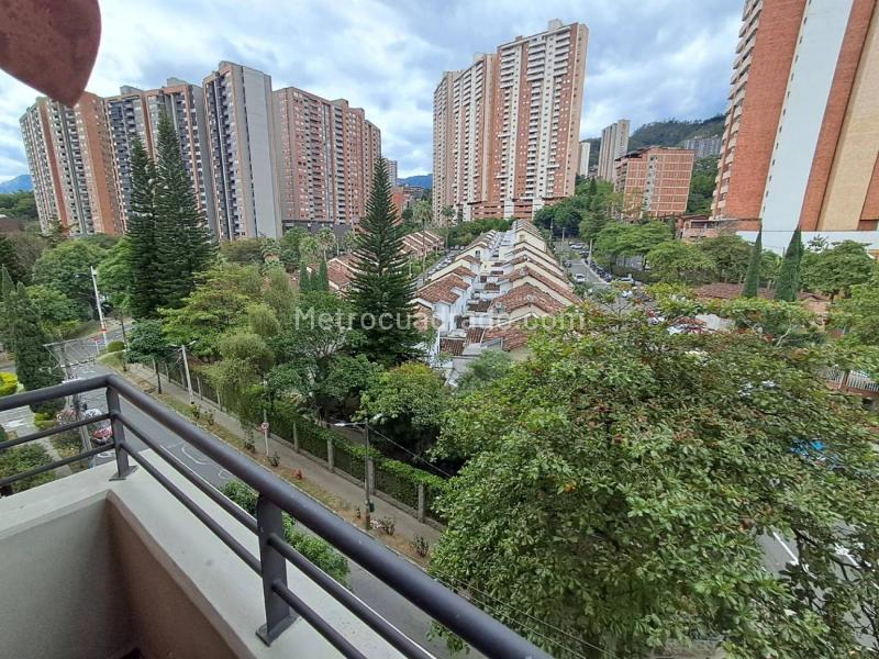 1BR Apartment in Alto De Las Flores (76 m²) - 2