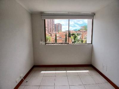 Apartamento de 4 alcobas en venta en Loma De Los Gonzalez, Medellín, 226 m² · foto 14 de 20