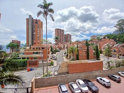 Apartamento de 4 alcobas en venta en Loma De Los Gonzalez, Medellín, 226 m² · foto 9 de 20