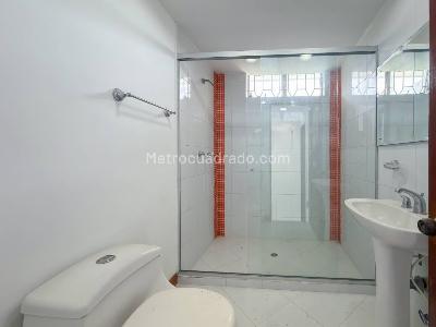 Apartamento de 3 alcobas en venta en Estadio, Medellín, 130 m² · foto 7 de 20