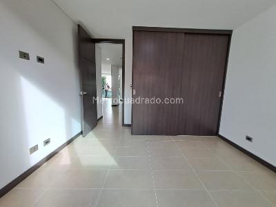 Apartamento de 3 alcobas en arriendo en El Velodromo, Medellín, 135 m² · foto 10 de 18