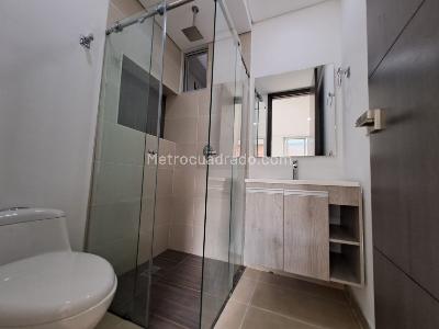Apartamento de 3 alcobas en arriendo en El Velodromo, Medellín, 135 m² · foto 17 de 18
