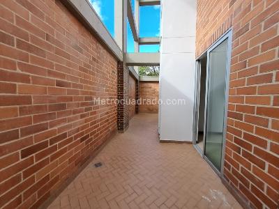 Apartamento de 3 alcobas en arriendo en El Velodromo, Medellín, 135 m² · foto 7 de 18